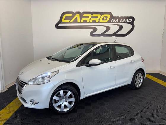 PEUGEOT 208 1.6 ACTIVE PACK 16V FLEX 4P AUTOMÁTICO PEUGEOT 208 1.6 ACTIVE PACK 16V FLEX 4P AUTOMÁTICO